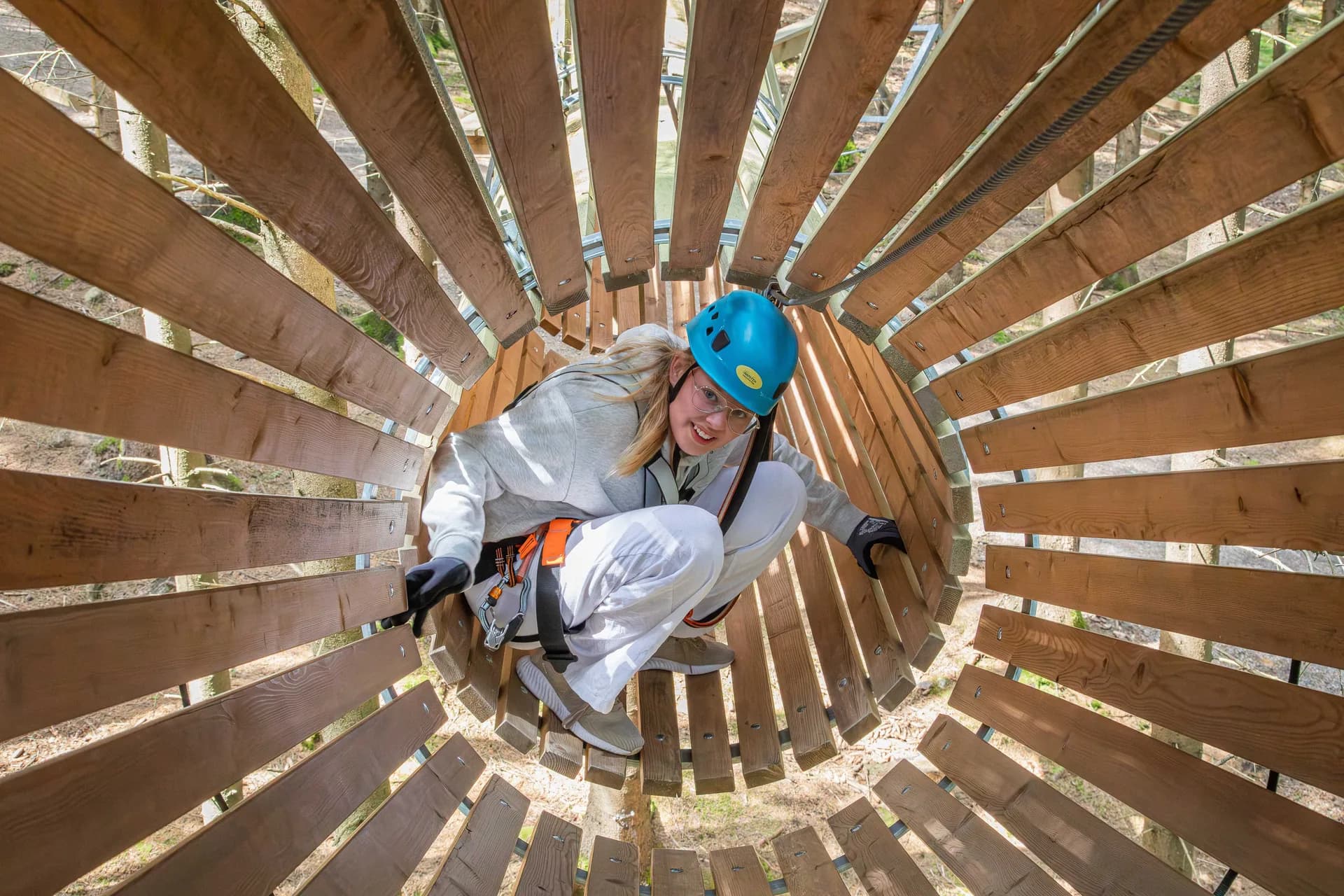 Boka ett spännande familjeäventyr på en av Sveriges största höghöjdsbanor