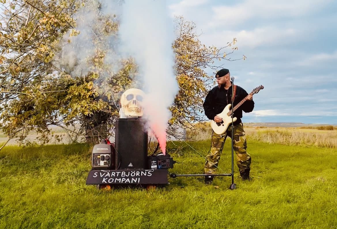 Svartbjörn på Strandkanten
